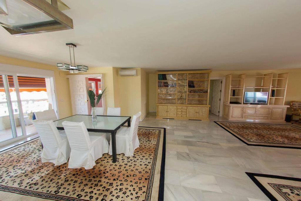 Penthouse With Private Pool, Hot Tub Jacuzzi With Sea Views And Chill-Out Zone, Close To The Sea Marbella Exteriör bild