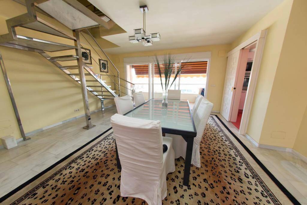 Penthouse With Private Pool, Hot Tub Jacuzzi With Sea Views And Chill-Out Zone, Close To The Sea Marbella Exteriör bild